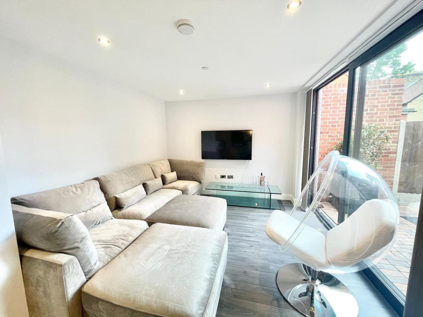 D & D Luxury Apartments Stanmore  Exterior photo